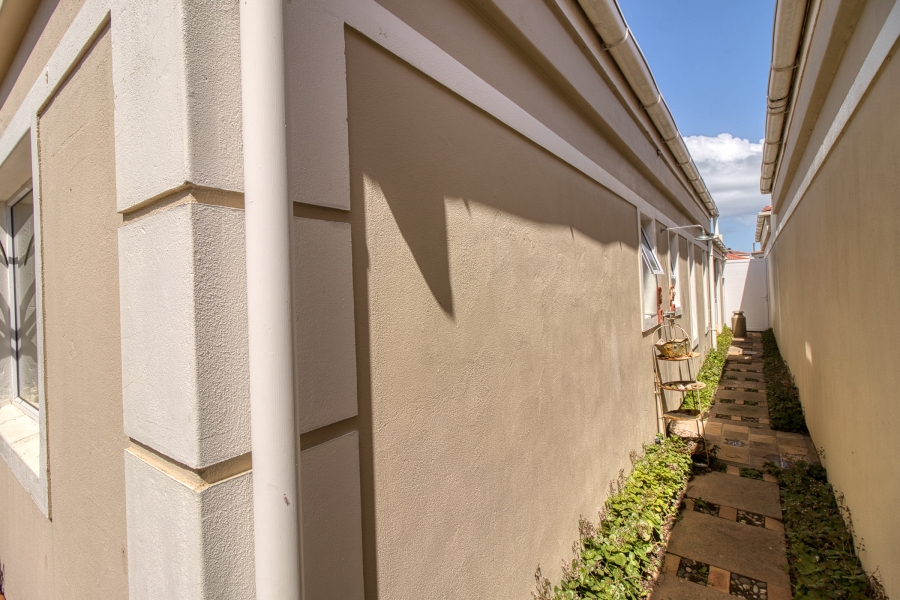 2 Bedroom Property for Sale in Harbour Island Western Cape